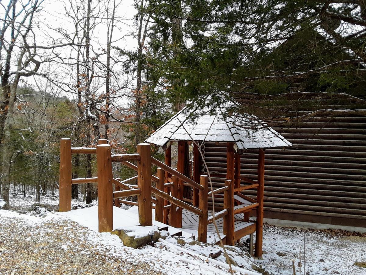 Cherokee Mountain Log Cabins Юрика Спрингс Экстерьер фото